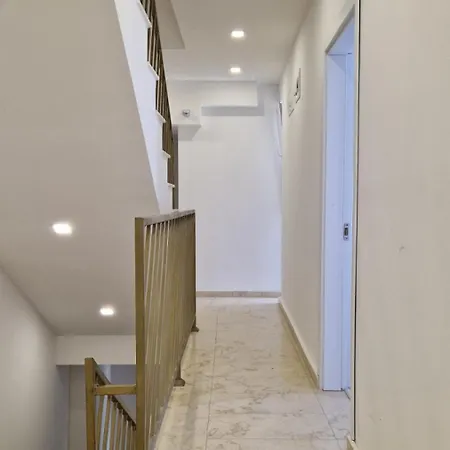 геновева * Китен